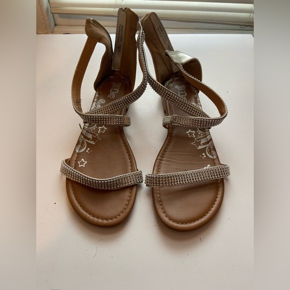 Brash Sparkly Silver Strappy Sandals – Size 9 - Picture 3 of 6